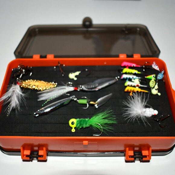 FONMANG Fishing Lures Tackle Box Kit, 126 pcs, Bass, Trout, Walleye, NWT - Picture 2 of 3